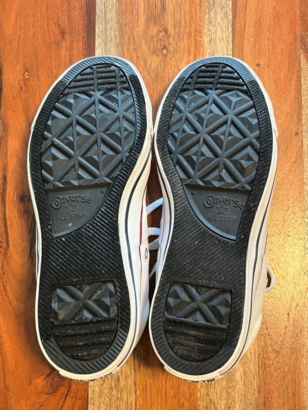 Converse-Women's White Low- Top Sneaker- Size 8 - Picture 3 of 10